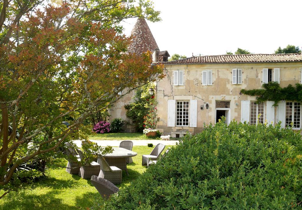 Chateau De Puyrigaud Léoville Exterior foto